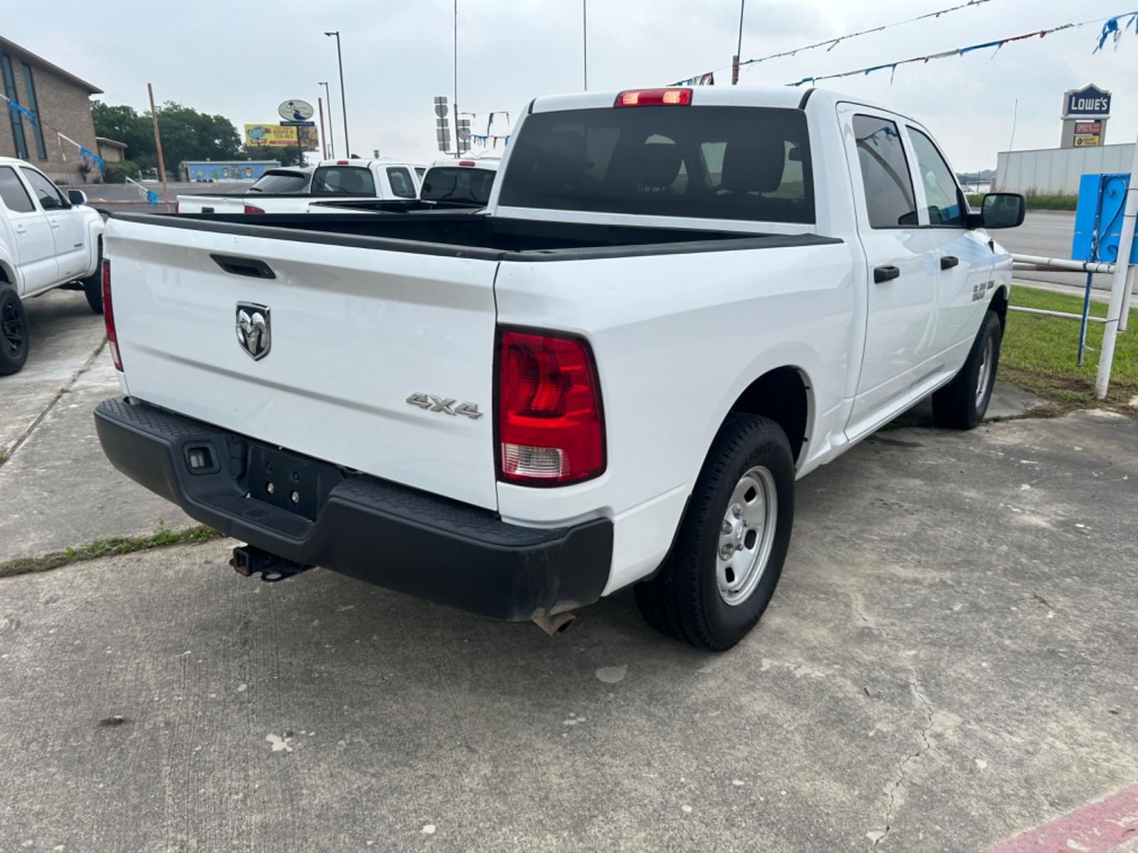 2018 White RAM 1500 Tradesman Crew Cab SWB 4WD (3C6RR7KT2JG) with an 5.7L V8 OHV 16V engine, 8A transmission, located at 1687 Business 35 S, New Braunfels, TX, 78130, (830) 625-7159, 29.655487, -98.051491 - Photo #6